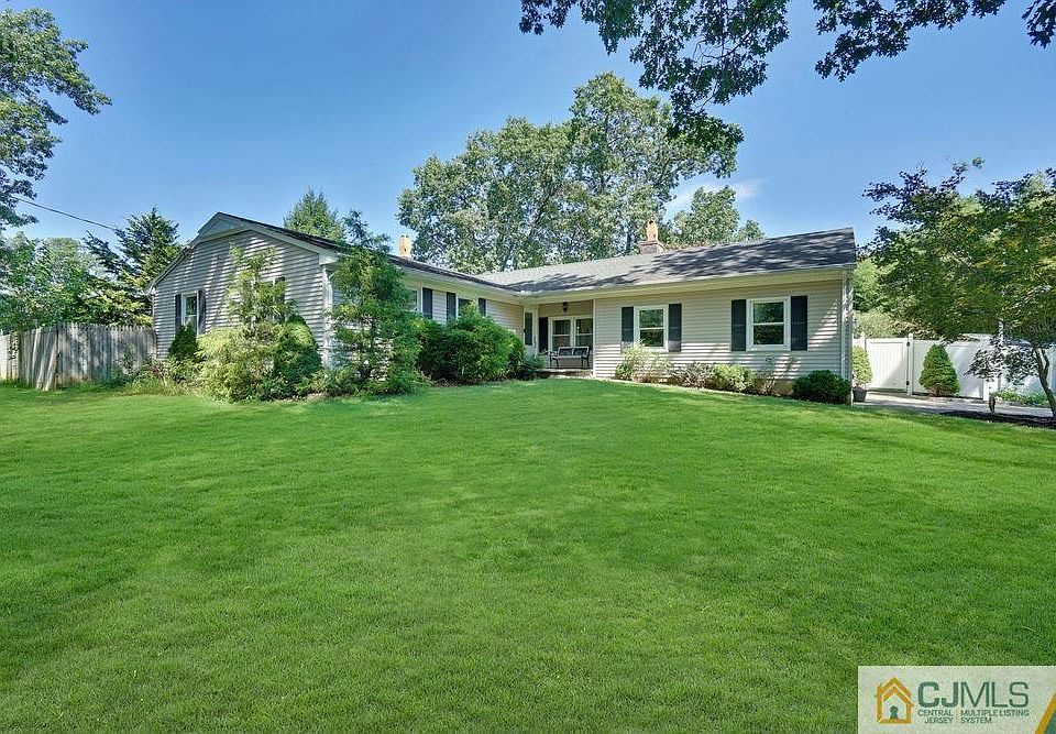 1st image of 5 Wayland Drive