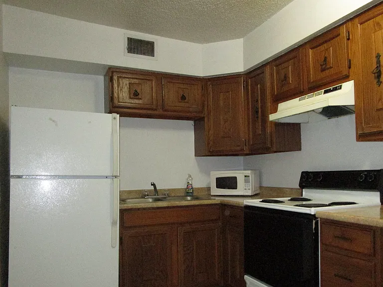 200 W 7th St #C — Photo 5