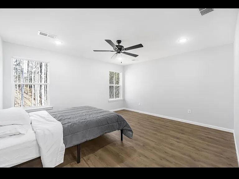 69 River Bend Park Dr — Photo 3