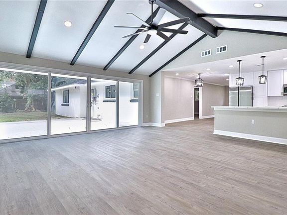 5th image of 101 Norland Ave