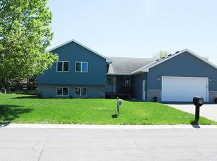 117 Thissen Ct, Mankato, MN 56001