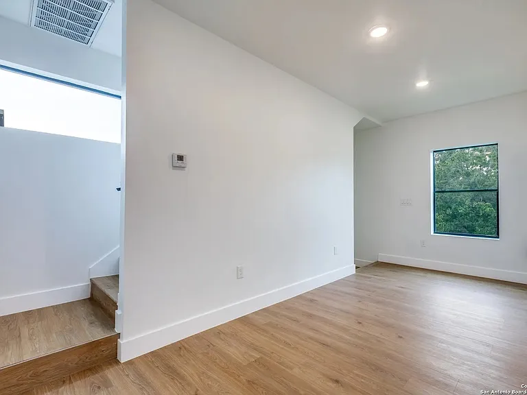531 Essex St #201 — Photo 15