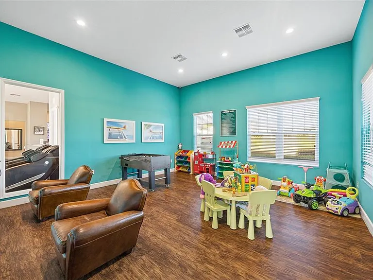 8945 Shine Dr — Photo 23