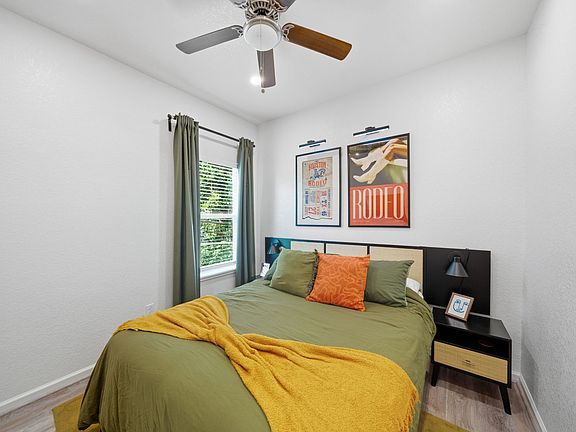 2nd image of 3226 Oakdale St #1