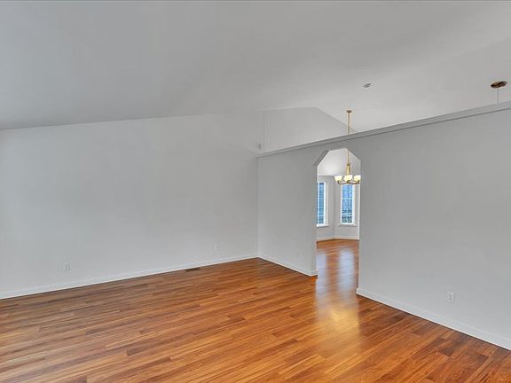 5th image of 22734 SE 264th Pl