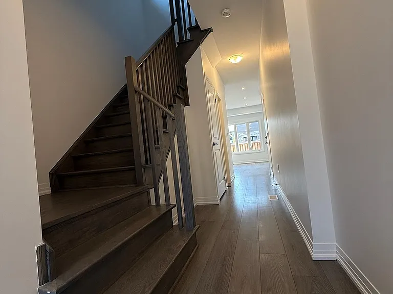 141 Turnberry Ln — Photo 3