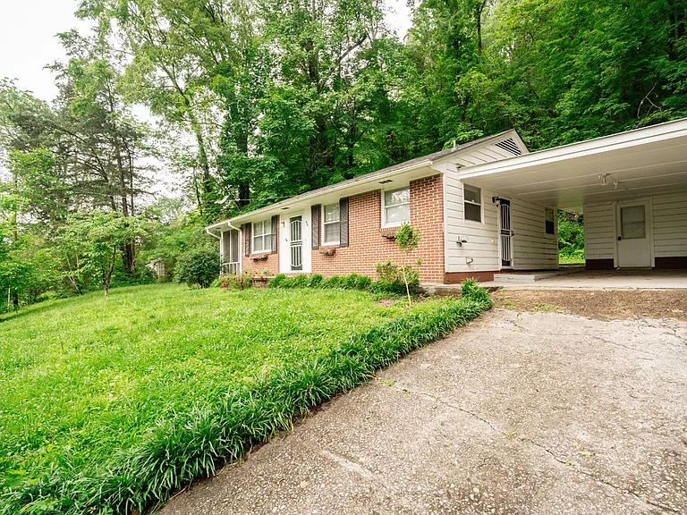 4901 Guild Trl — Photo 2