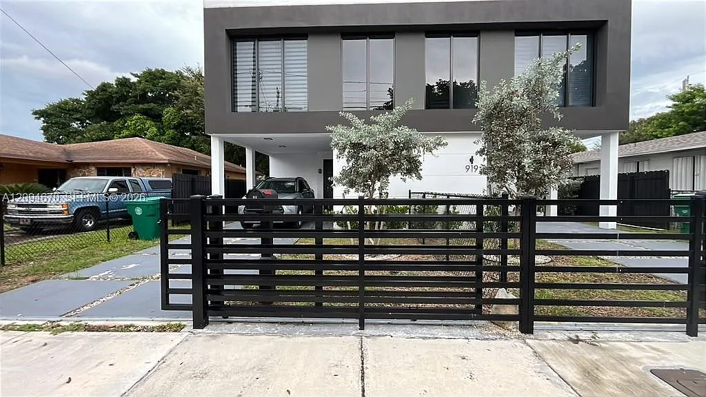 Alecia Carey Homestead — Photo 2