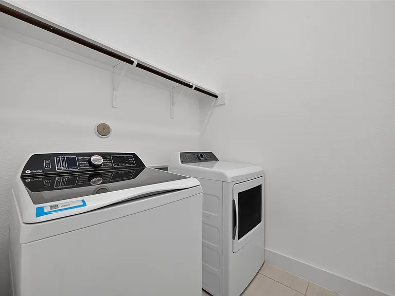 18410 Central Creek Dr — Photo 25