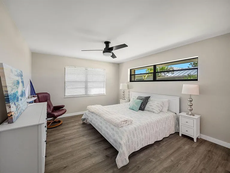 5232 SE Sea Island Way — Photo 7