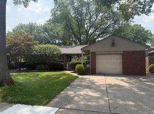 2221 Davis St, Wyandotte, MI 48192