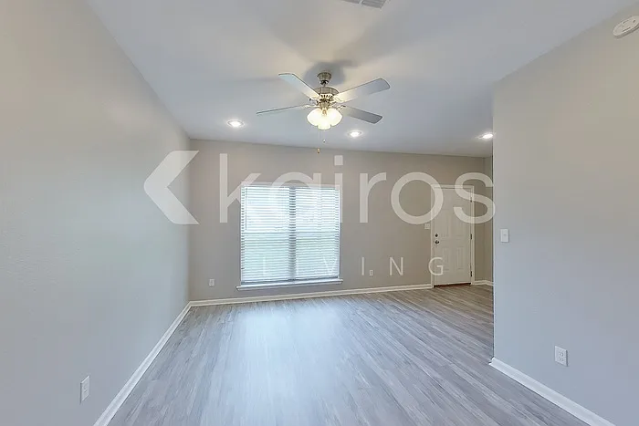 3 bed, 2.0 bath, 1545 sqft, $1,595 — Photo 2