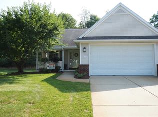 909 Oakbrook Dr, Jackson, MI 49203