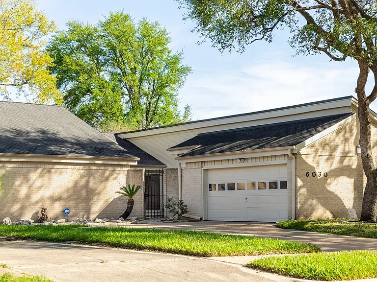 6030 Gallant Forest Dr — Photo 2
