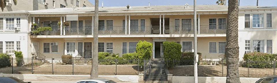 1044-1048.5 Menlo Ave
