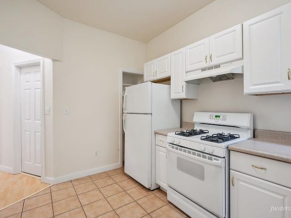 2nd image of 285 Pixley St #J