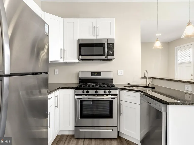 3127 Cedar St #1R — Photo 5