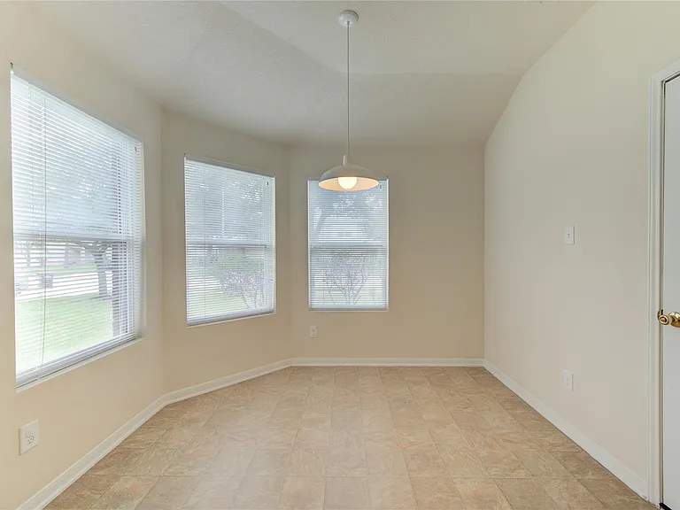 3639 Barkers Crossing Ave — Photo 13