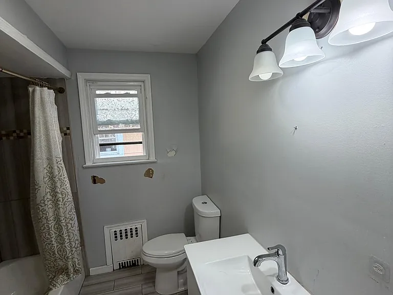 712 Sheridan Ave #A — Photo 5