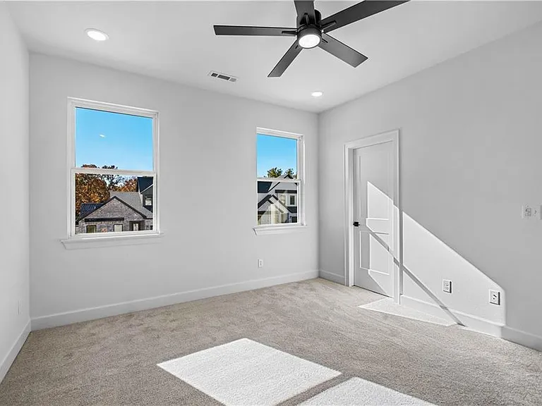 1810 Peacock Rd — Photo 22
