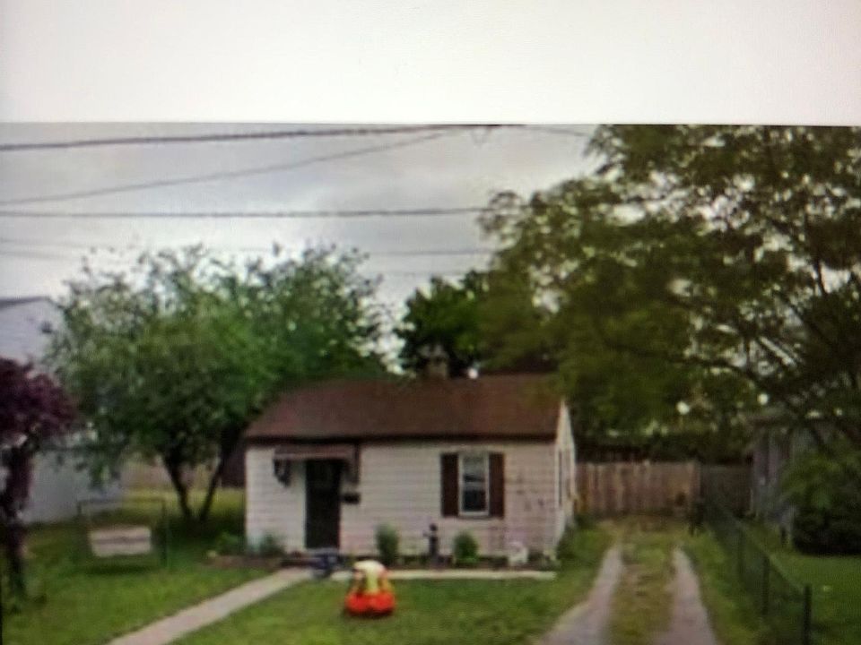 1st image of 554 McHugh St