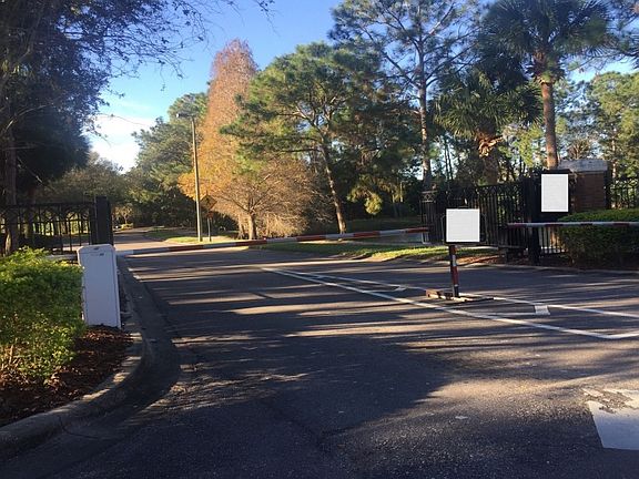 5th image of 10524 Greensprings Dr