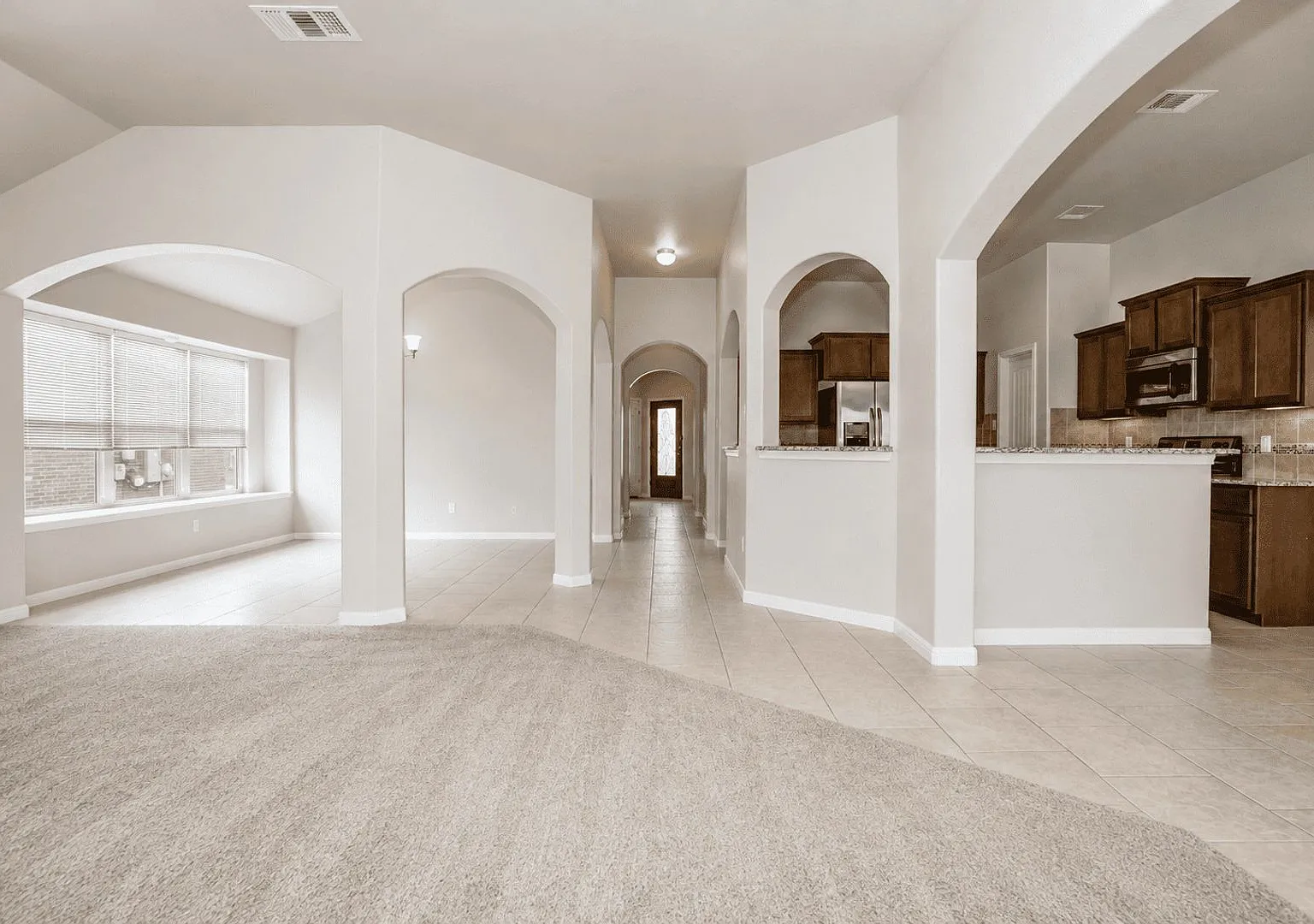 Spacious 4-Bedroom Home with Modern Amenities in Killeen's Goodnight Ranch — Photo 4