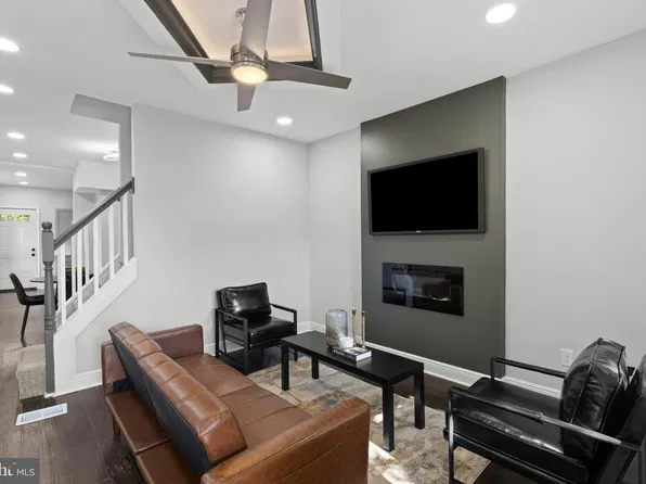 3004 Vineyard Ln, Baltimore, MD 21218
