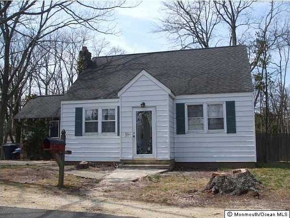 2nd image of 500 Manchester Ave