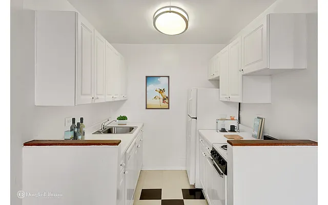 Rented by Douglas Elliman | media 54