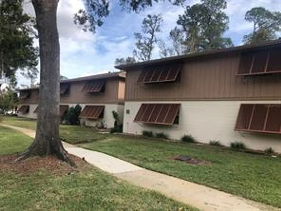 170 Palmetto Woods Ct #3C