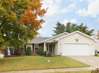 241 Strawberry Hill Estate Dr, O'Fallon, MO 63366