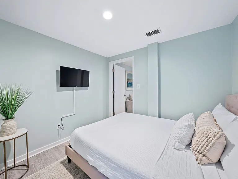 Downstairs Bedroom 4