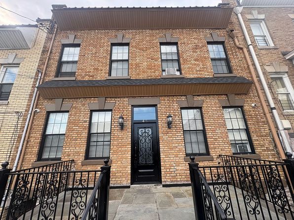 48 S Bleeker St