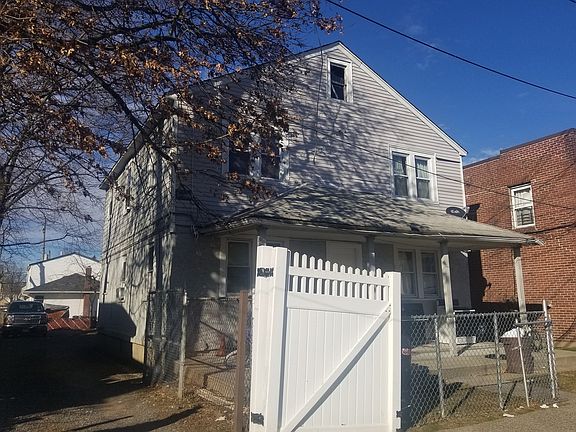 3rd image of 203 Harvard St