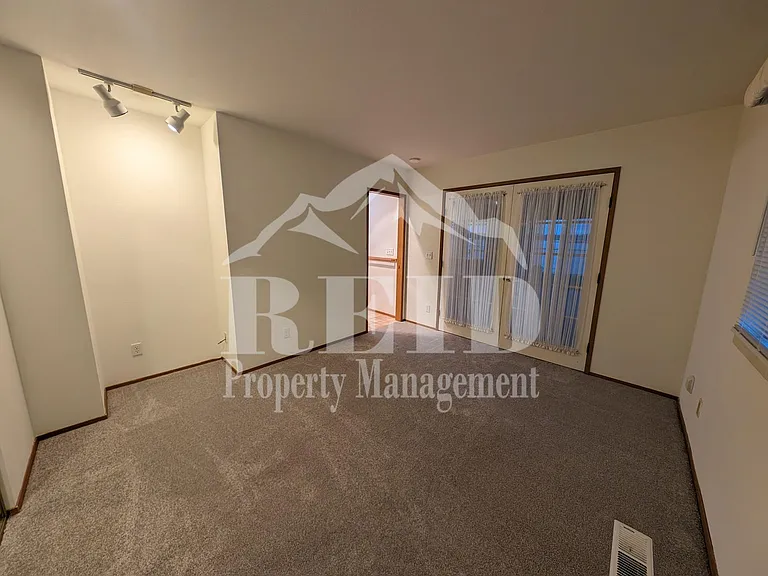 305 Shore Dr #307 — Photo 12