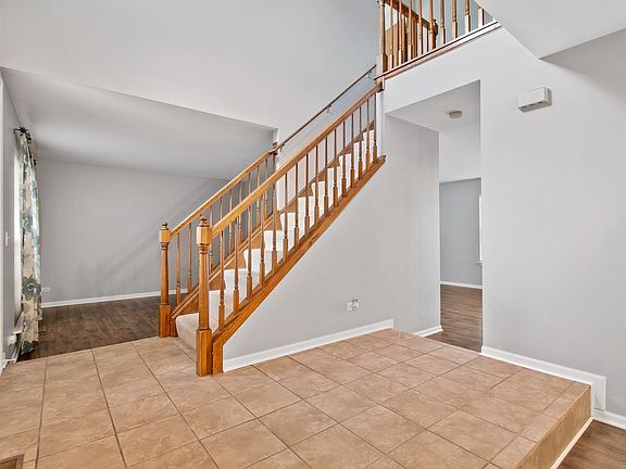 3rd image of 2129 N Green Valley Ln