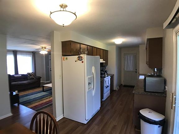 5th image of 817 Oak Lawn Dr