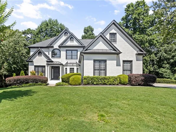 135 Emerald Ln, Roswell, GA 30075