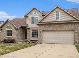 26032 Rockridge Ct, Flat Rock, MI 48134
