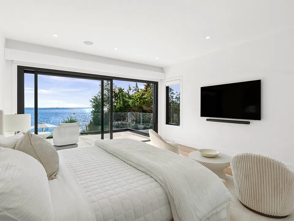 40 Oceanview Dr