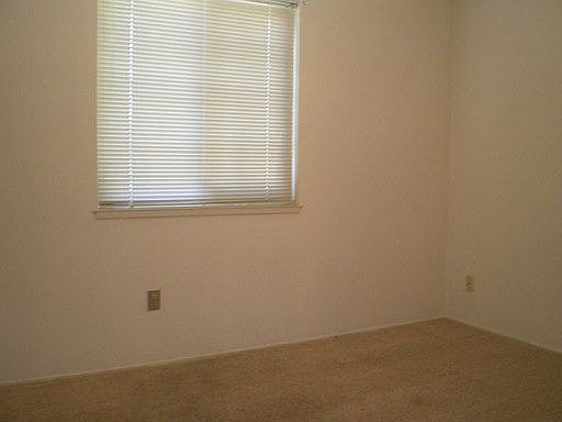 5th image of 6118 Harlen Ct