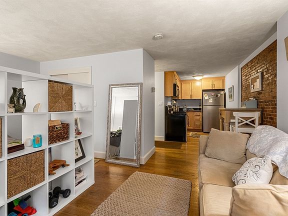 4th image of 34 Washington St APT 1A