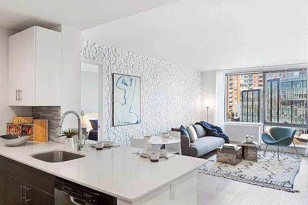 Rented by Greystar | media 5