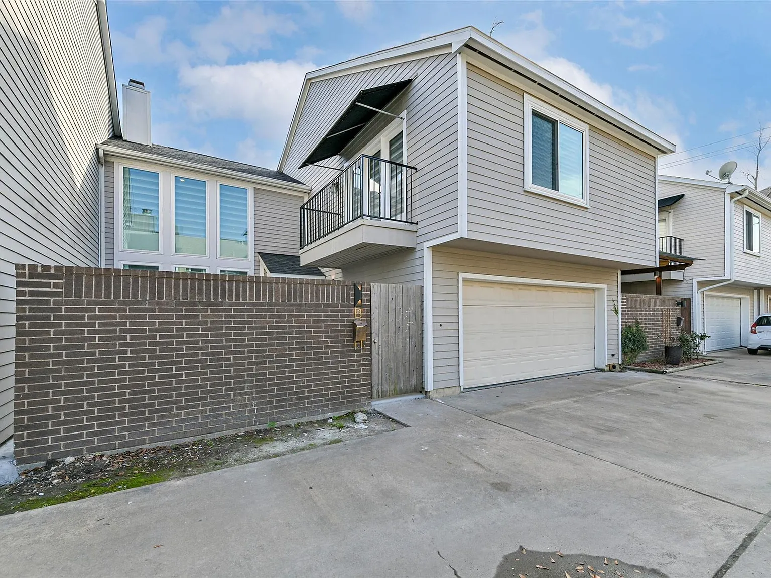 3 bed, 3.5 bath, 1845 sqft, $2,975 — Photo 3