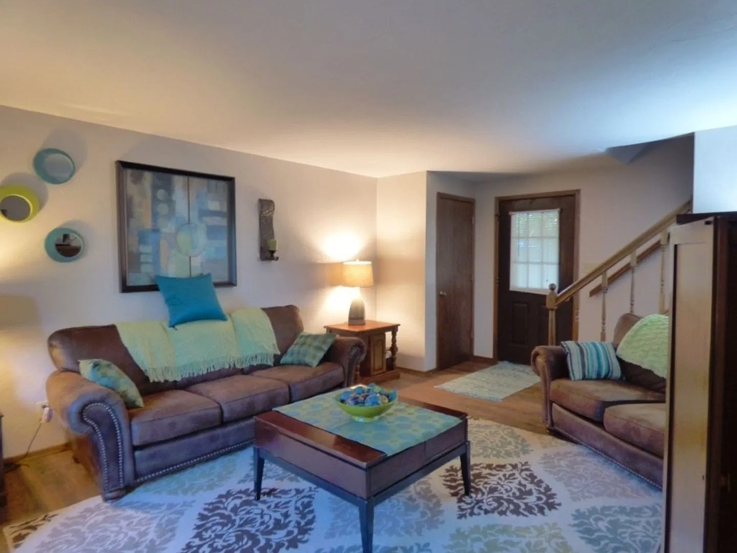 3 Bed 1.5 Bath Duplex w/ 2 Stall Garage — Photo 3