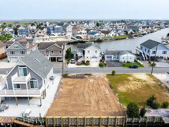 5th image of 109 E Sail Drive
