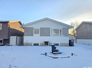 210 Western Cres, Saskatoon, SK S7H4J6