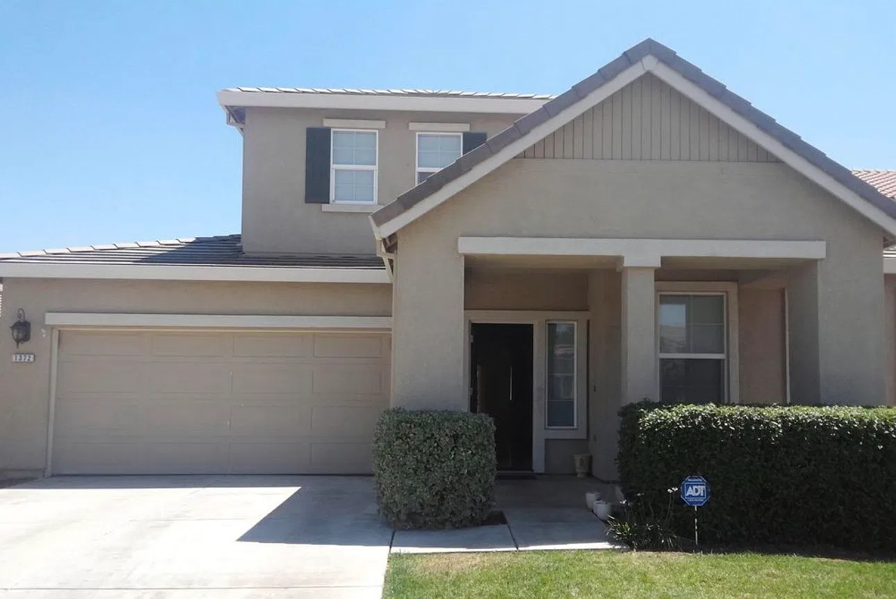 6 bed, 2936 sqft, $2,600 — Photo 1