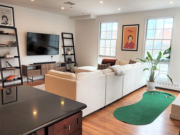 3rd image of 254 W 18th St APT 5
